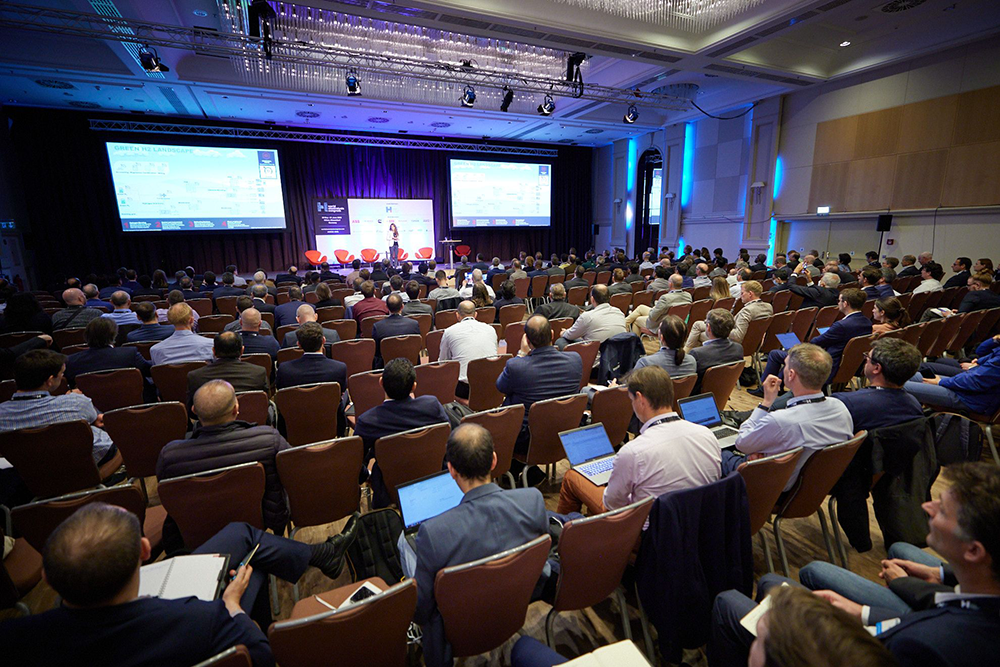 Century Laboratuvarları kimyasal ürünleri sergisi